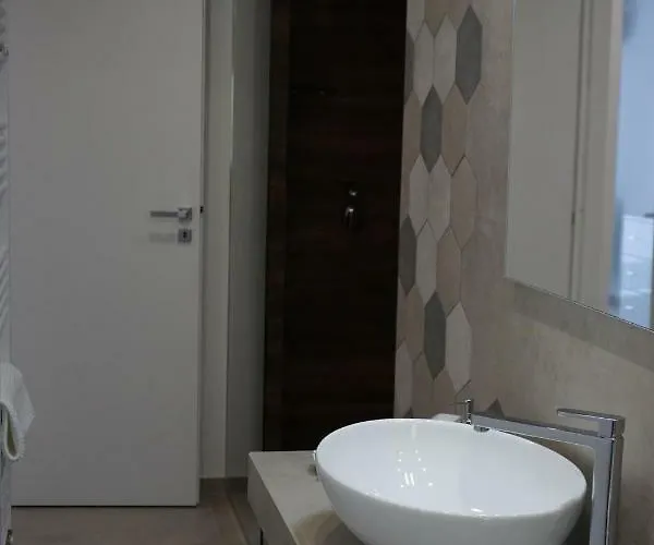 Casa Gise * אצ'י קסטלו